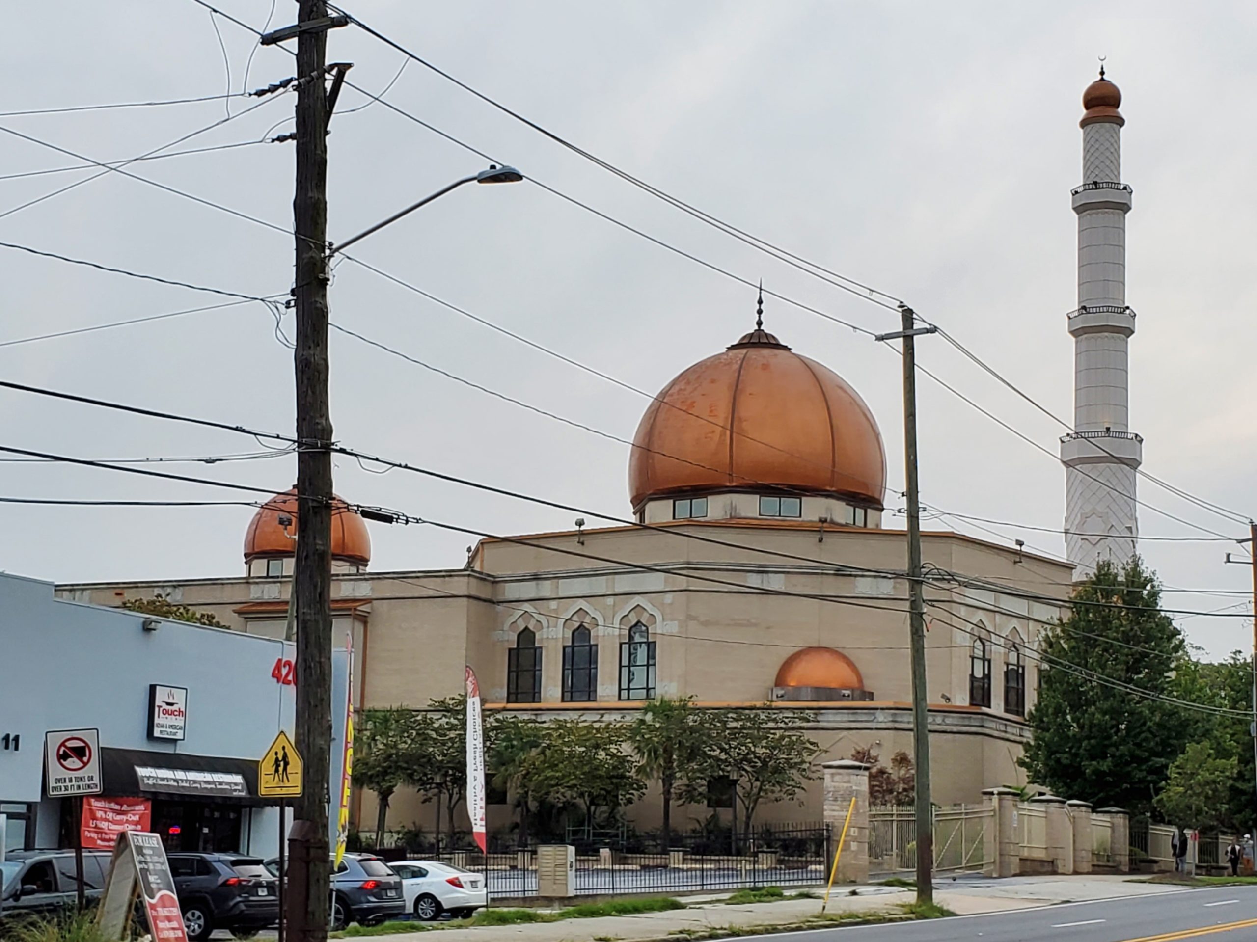 (Mis)Understanding American Islam - Institute for Social Policy and Understanding (ISPU) - The American Mosque 2020
